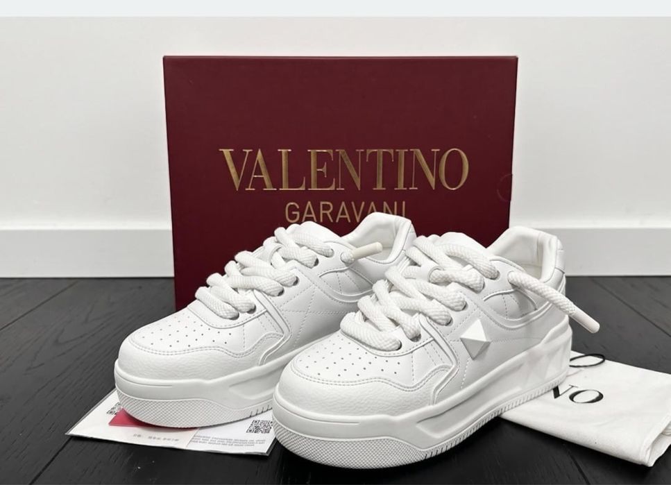 Adidasi Valentino negri/albi