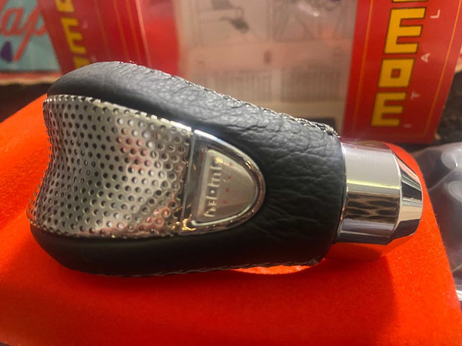 Спортни топки за скоростен лост МОМО, Италия