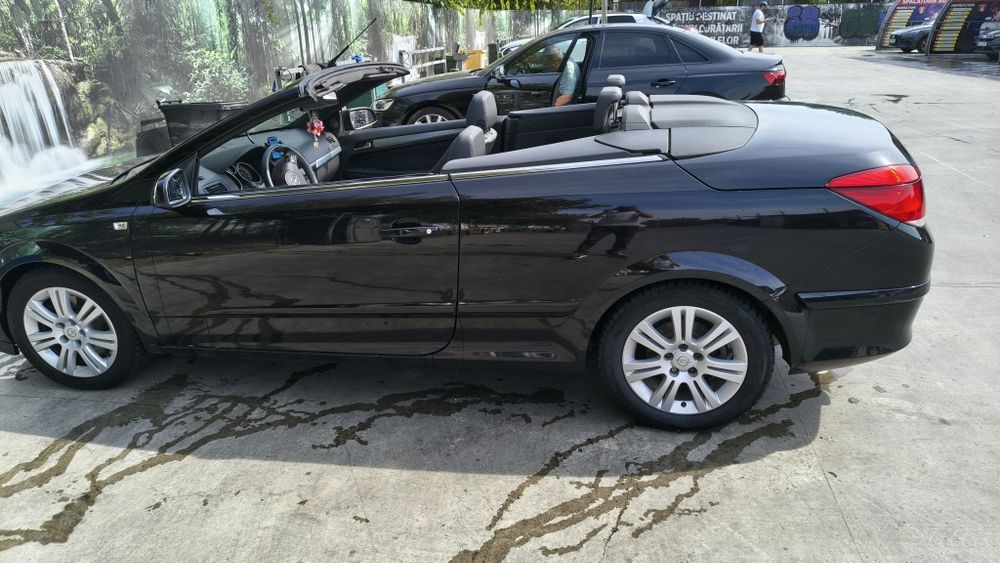 Vând Opel Astra h twintop cabrio 2008 1.9cdti