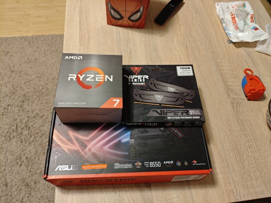 Ryzen 5800x, B550-F Gaming Wifi, 32GB DDR4 3600