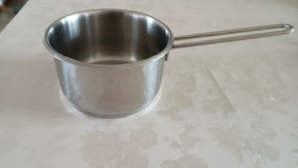 Касерола ,малка тенджера вместимост 3 литра