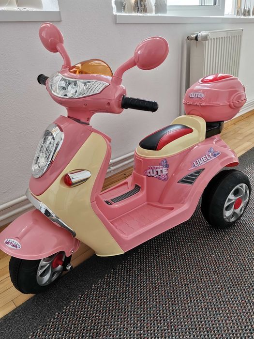 Scuter fetițe 3-8 ani