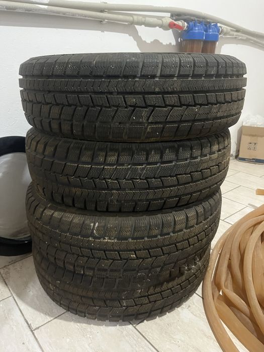 Шины продаю срочно