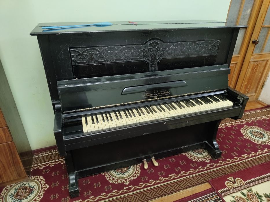 PIANINO  Borisov