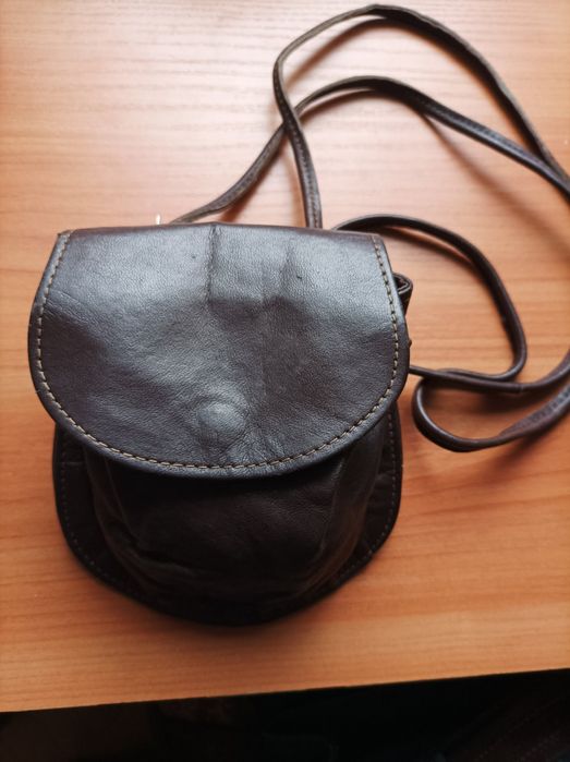 Малка кожена чантичка