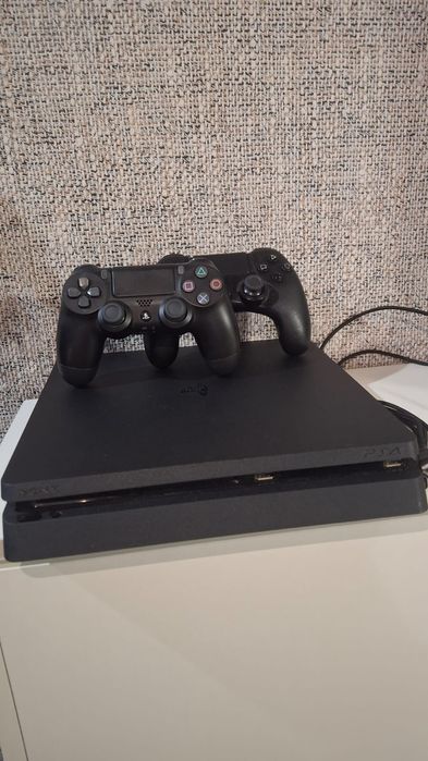 Продам playstation 4 slim