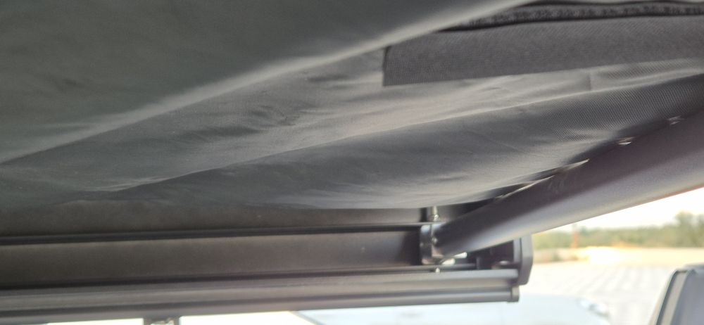 Тент боковой для автомобиля Маркиза