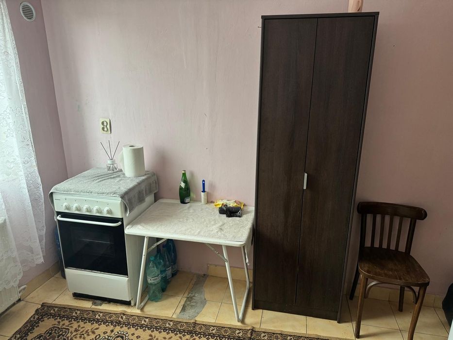 Ofer spre închiriat garsoniera  con 2