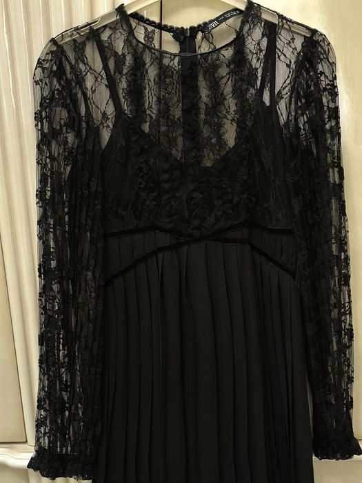 Платье Zara, размер XS подойдет на S