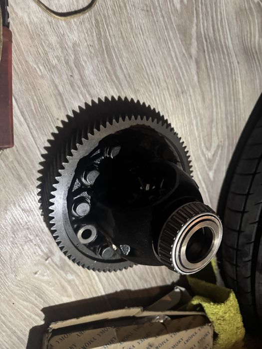 Деффиринциал АКПП  камри 40 , на 5 ступку , 2