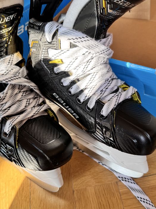 Хоккейные коньки bauer S22 supreme M5pro