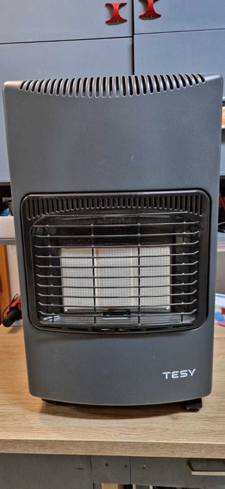 Газова печка TESY 4200W LD-168D