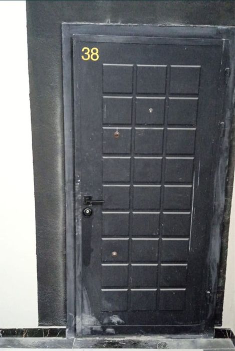 Продам наружный дверь