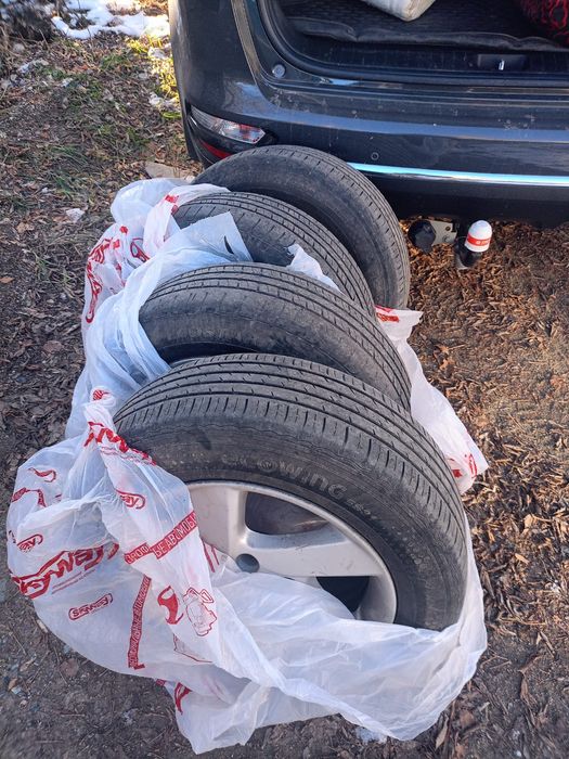 Продам Зимние шины б/у комплект