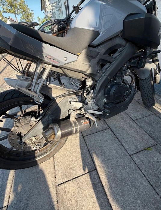 Yamaha MT 125  Fluo