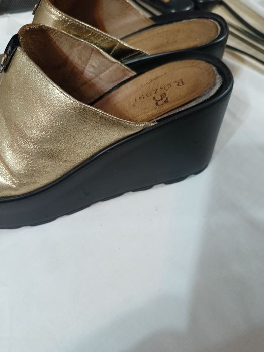 Обувь женская и одежда