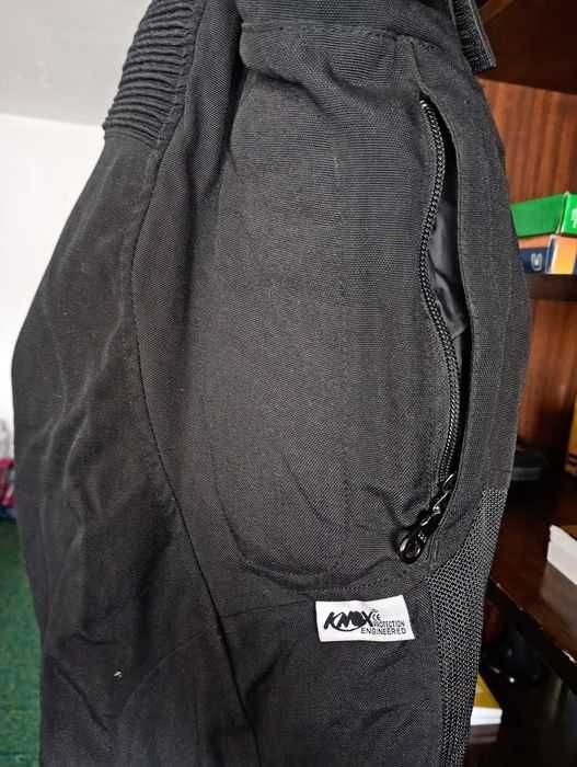 Мото екип чисто нов