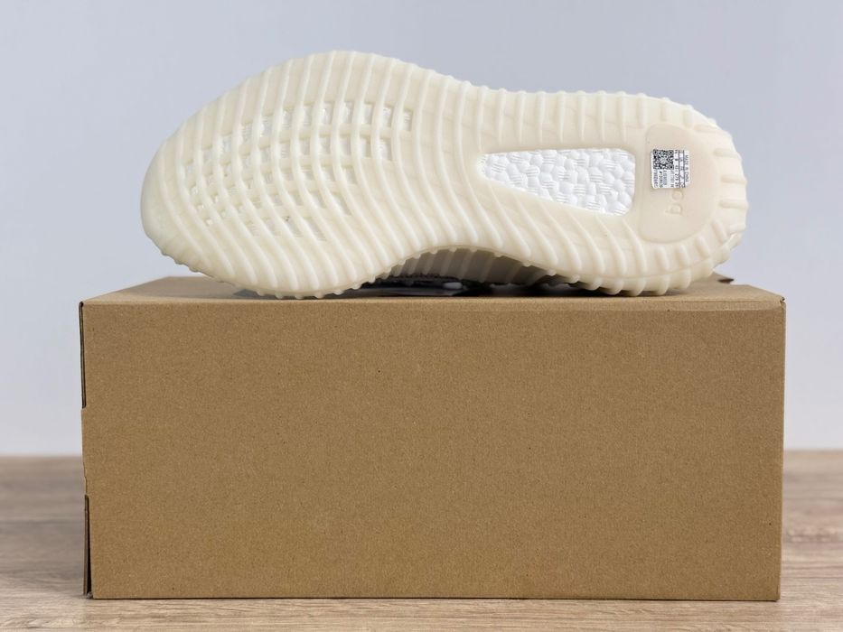 Vând Adidas yzy 350 v2 cmpct