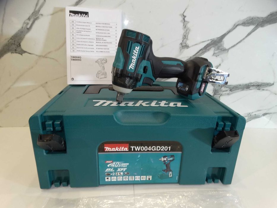 Makita TW 004 XGT 40 V  - Мощен гайковерт 350 Нм