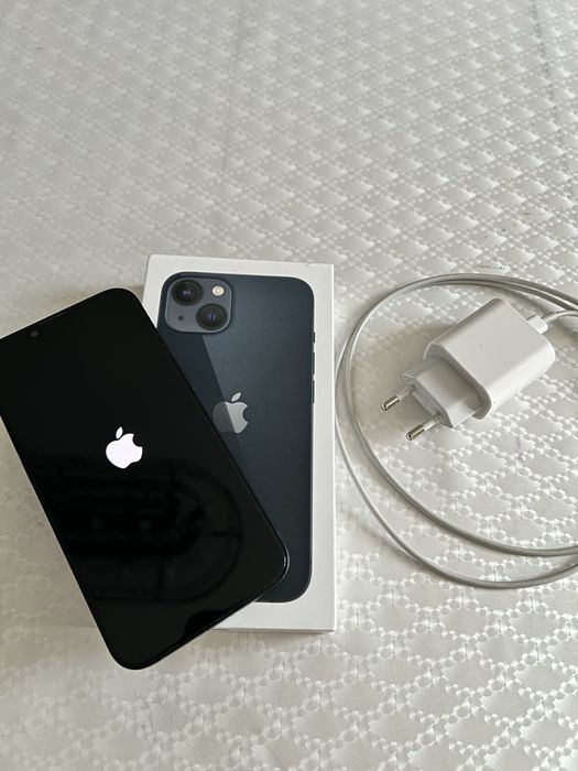 Продам Iphone 13