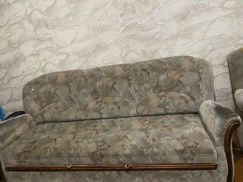 Продам диван и 2 кресла