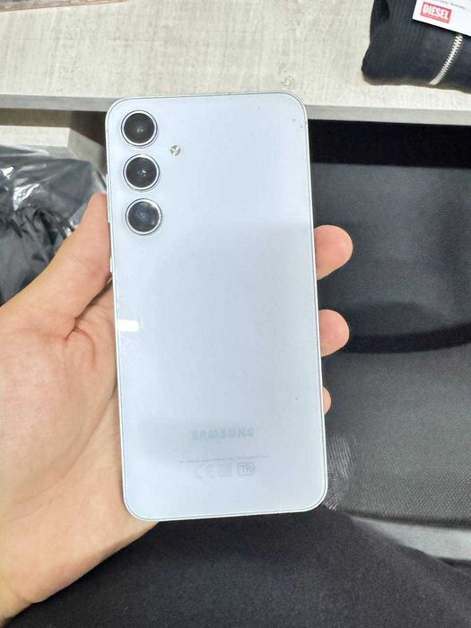 Samsung A55 5g в хорошем состоянии