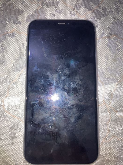 Iphone 11 ideal 128 gb 95 % vakum holatda