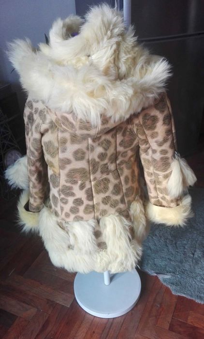 Детски кожени топли палтенца -шубички,3-7 год възраст,2 бр.за момиче