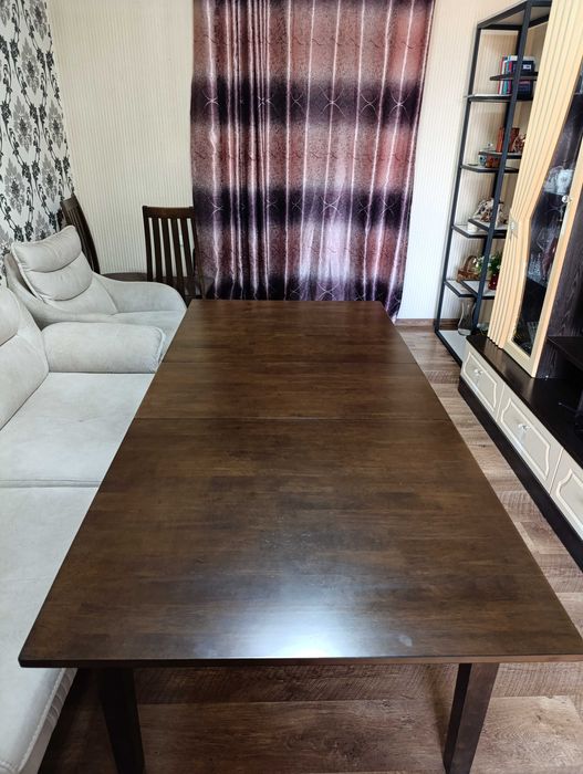 Стол обеденный и 8 стульев. Натуральное дерево