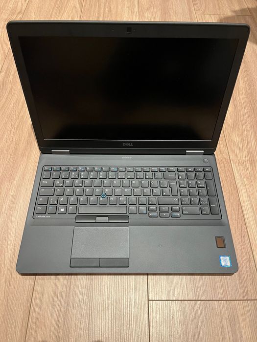 Лаптоп Dell E5570 - CPU i7, RAM 16gb, SSD 512gb