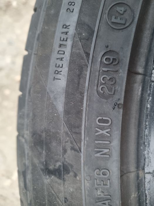 Anvelope   235 45 19 continental