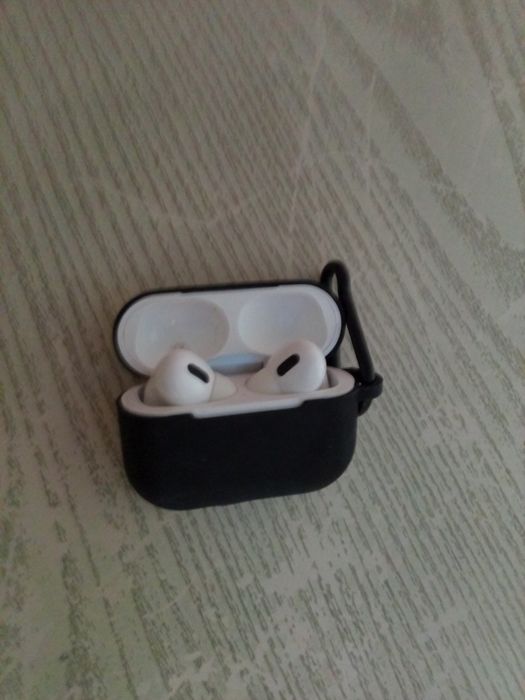 Ire pods 2 pro bittasi ishlamidi