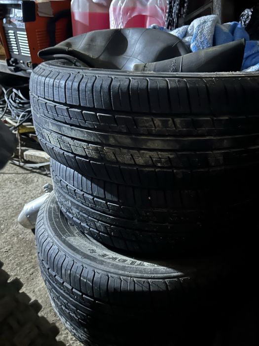 Шины  покрышка 195/65/15.