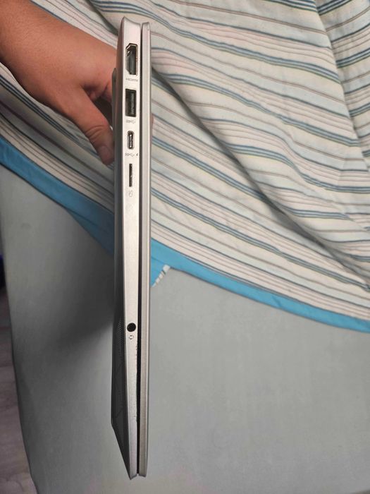 HP pavilion 15 8GB RAM Ryzen 5 4500U AMD Radeon Graphics