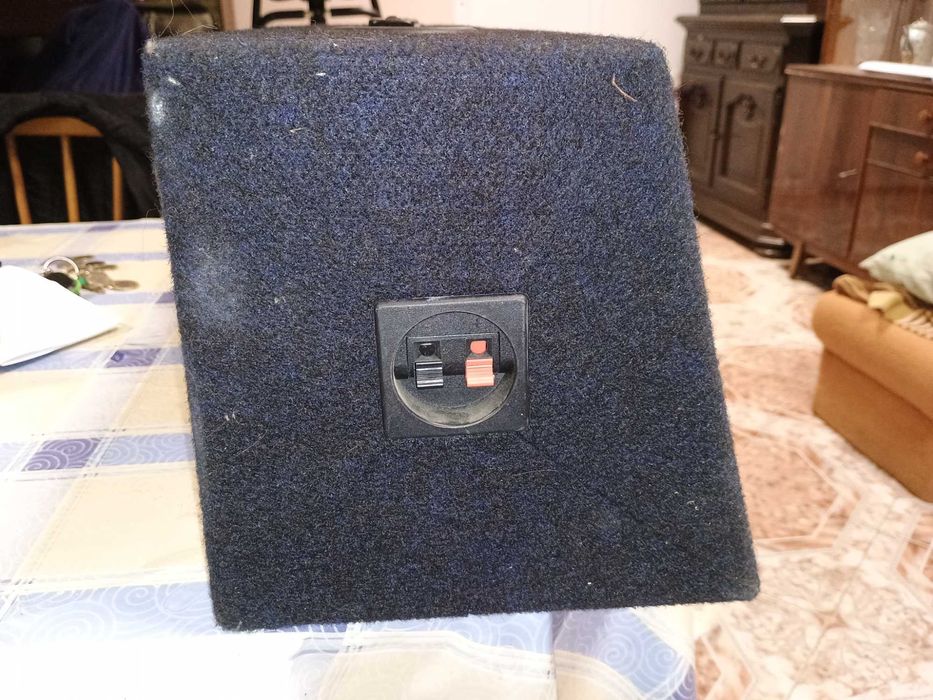 Тонколона за автомобил за багажника