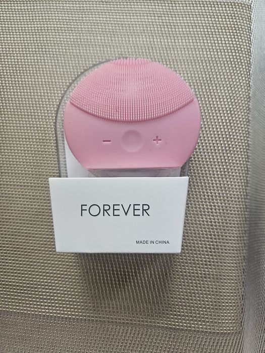 Aparat de masaj facial