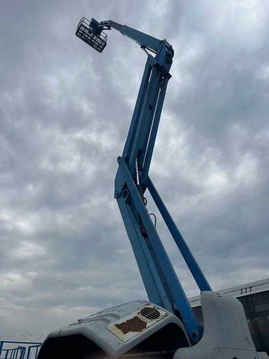 Vând nacelă articulata Genie Z60/34 RT an 2007