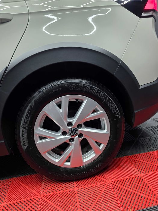 Volkswagen Taigo Life 1.0 TSI, 95 CP, manual, 2023 în garanție, cu TVA