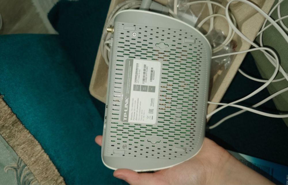 Поодам модем в коробке