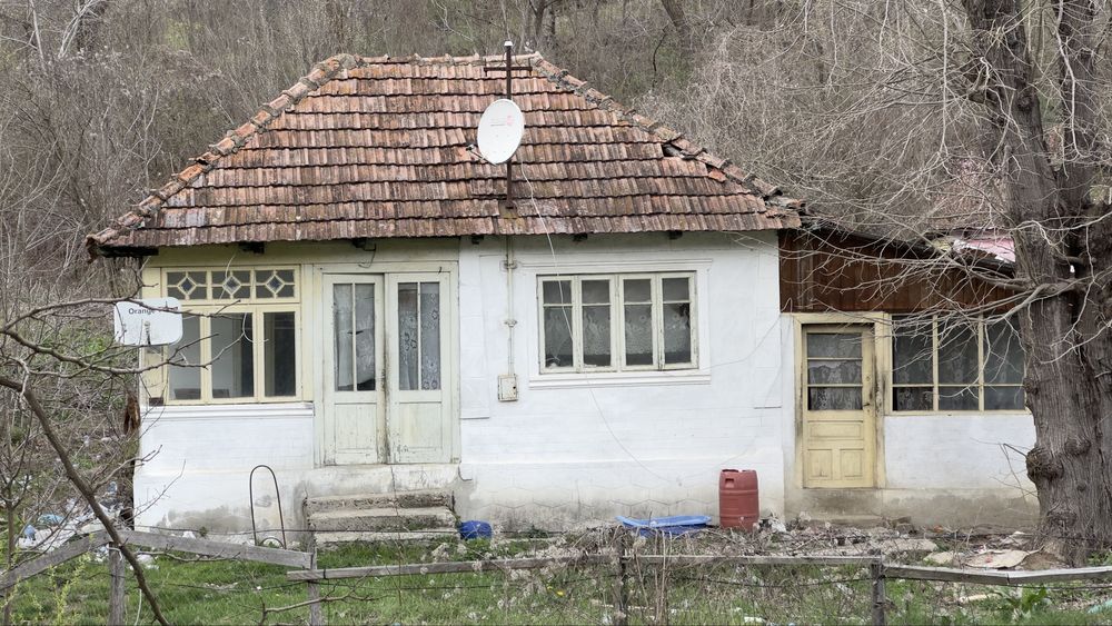 Vand casa si teren de 700mp2