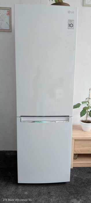 Хладилник с фризер