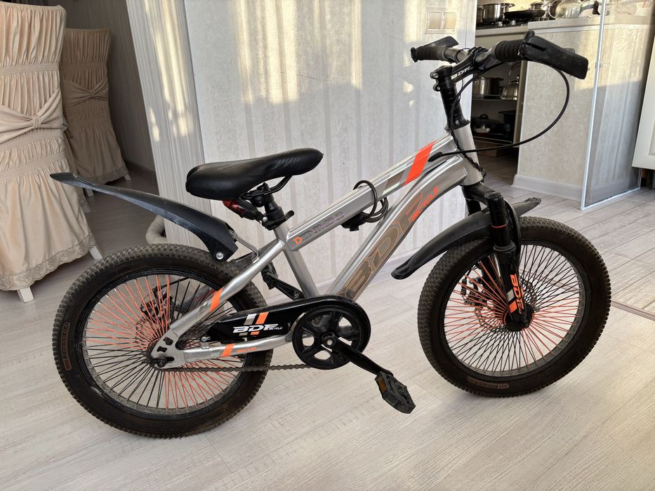 Продам детский велосипед 8–13 лет