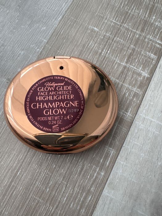 Charlotte tilbury  highlighter