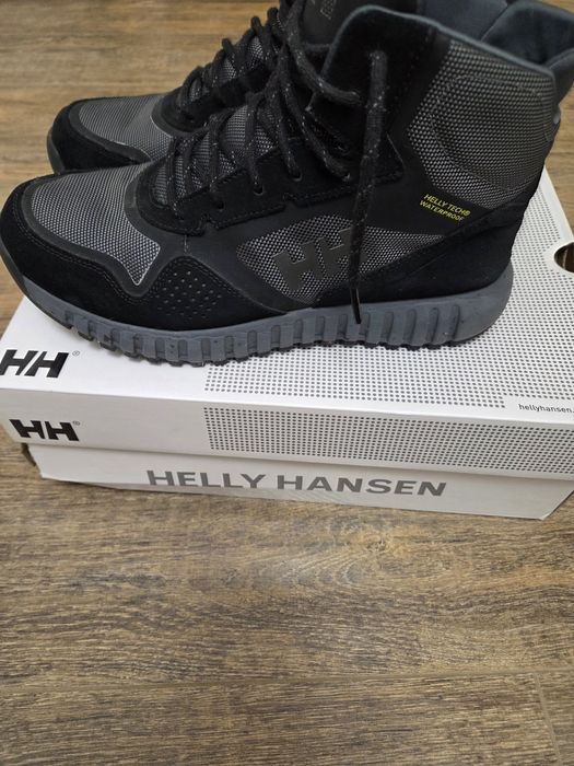 Helly Hansen foarte puțin purtate.