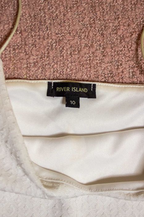 Рокля по тялото, изключително елегантна и изискана - 36 размер