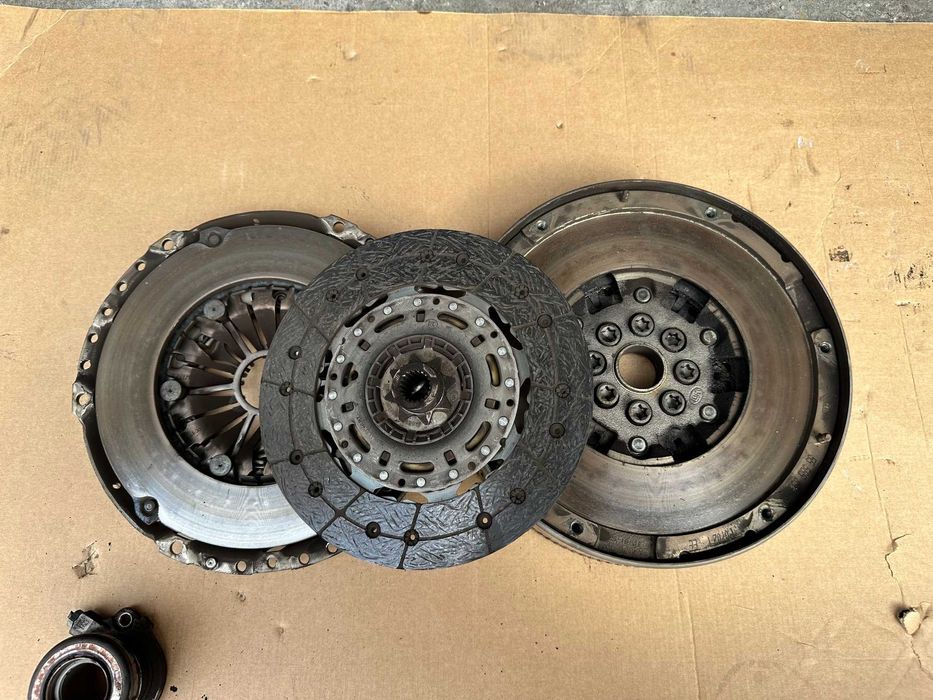 Volanta + kit ambreiaj Opel Astra H 1.7 CDTI cutie viteze 6 trepte