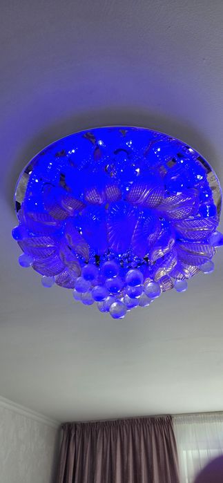 Продам люстру 60 см