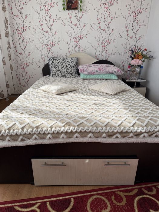 Pat 140/200 cu saltea inclus