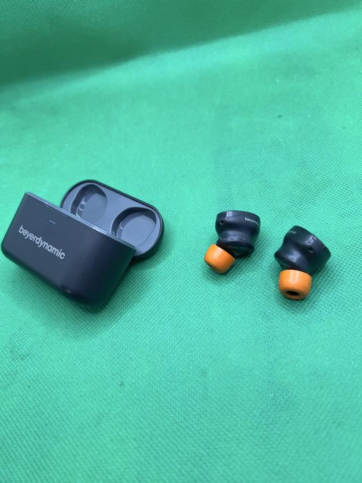 Casti BeyerDynamic Free BYRD•Amanet Lazar Crangasi•53056