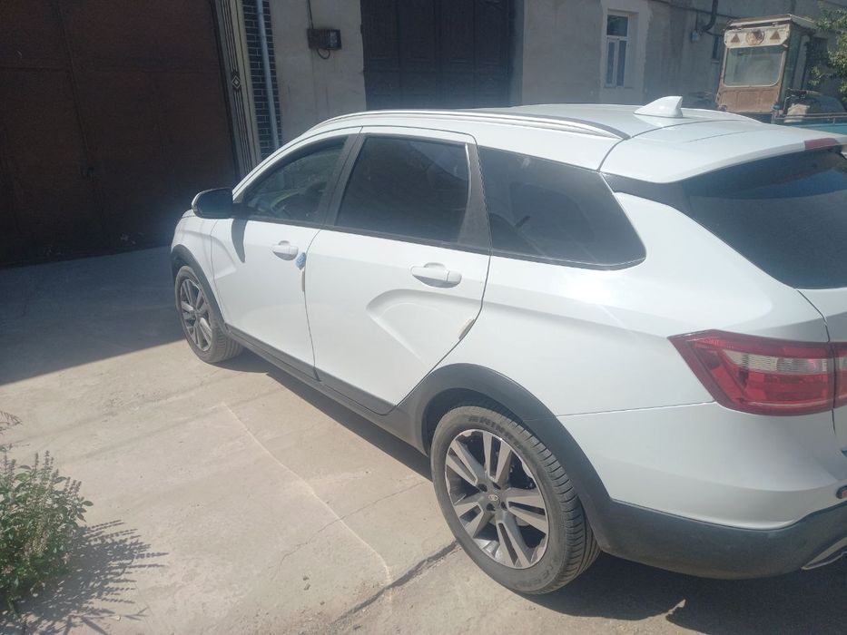 Lada vesta cross sotiladi